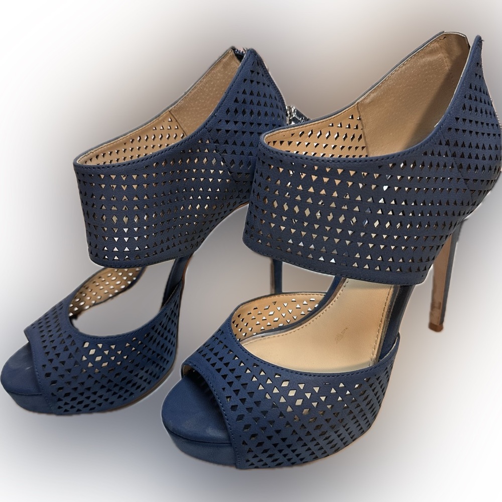 Jessica Simpson Bana Heels